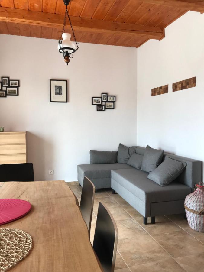 Prazdninovy Dum Na Palave S Vinnym Sklepem Milovice  Exterior photo
